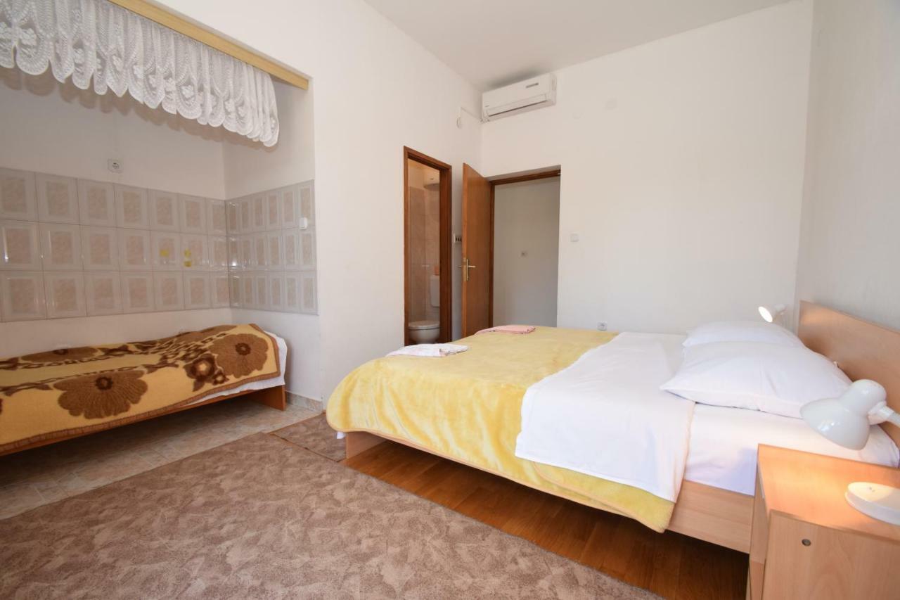Apartments Ivan Starigrad Paklenica Εξωτερικό φωτογραφία