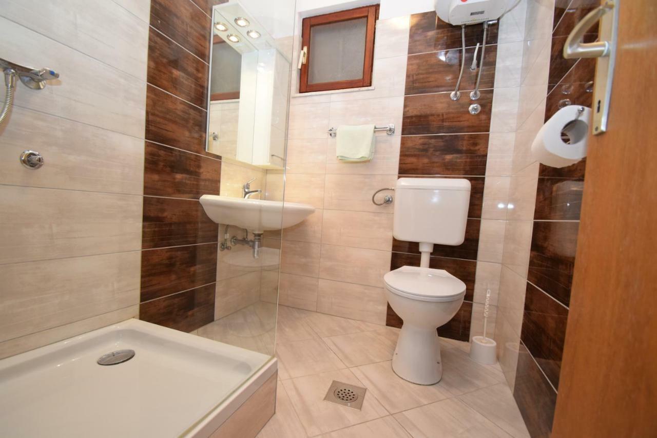 Apartments Ivan Starigrad Paklenica Εξωτερικό φωτογραφία