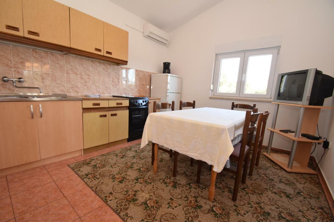Apartments Ivan Starigrad Paklenica Εξωτερικό φωτογραφία
